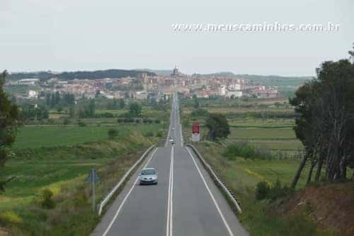 Vista de Viana a partir da passarela sobre a rodovia, entre Viana e Logroño.