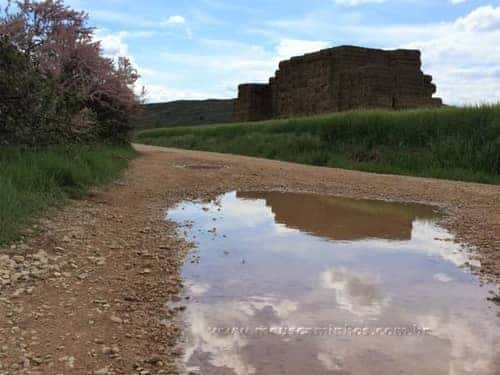 Pilhas de feno entre Villamayor de Monjardin e Los Arcos