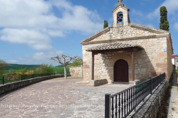 No Caminho de Santiago, saindo de Rabé de las Calzadas fica a Ermita de Nuestra Señora del Monasterio.