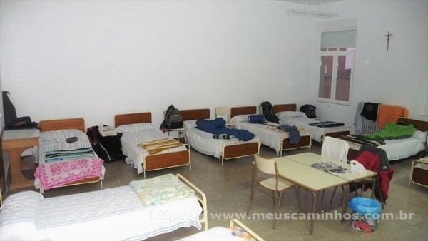 Quarto com camas ao invés de beliches no albergue Espiritu Santu - Carrión de los Condes