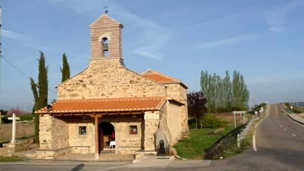 Foto da Ermita Ecce Homo, ao lado da rodovia.