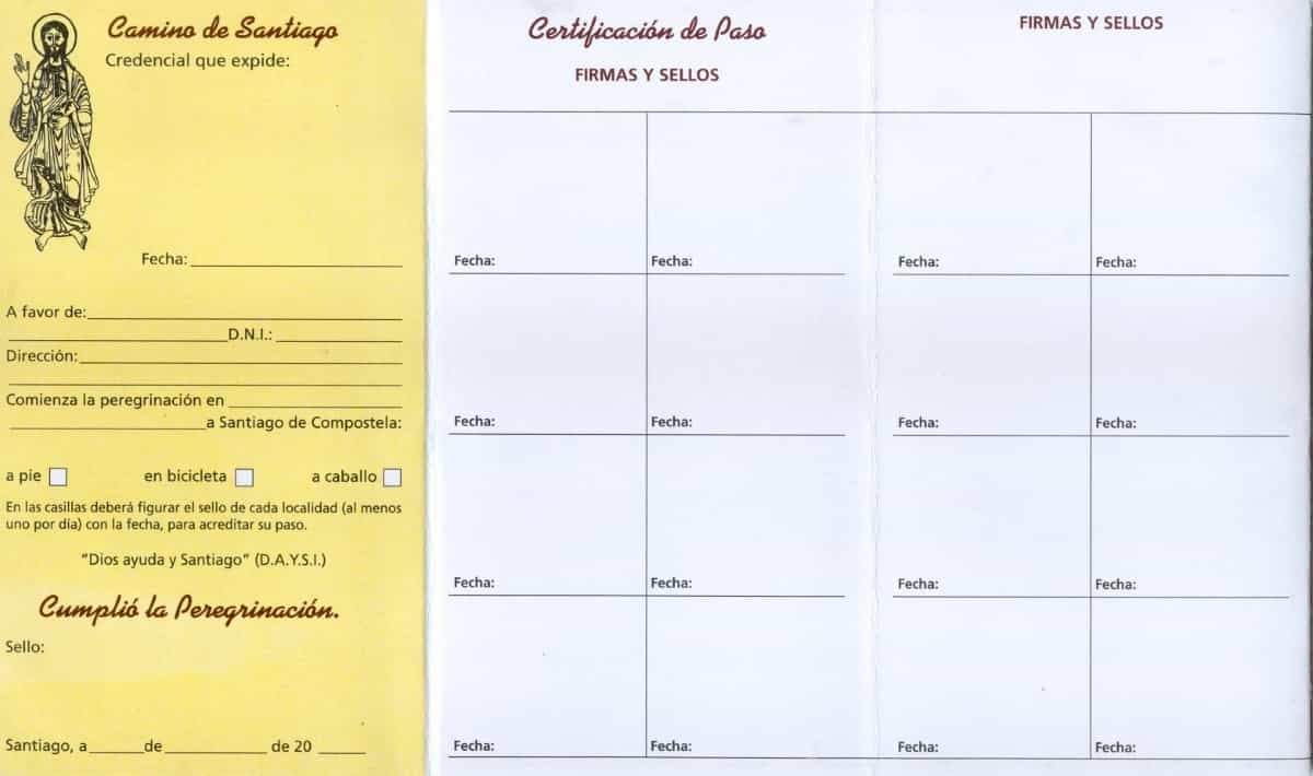 Foto da parte interna da credencial do peregrino do Caminho de Santiago de Compostela. Na primeira parte tem a identificação do peregrino, nas demais partes, espaços para os carimbos e datas.